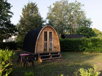 Camping La Rivière Dorée 3*, Camping 3* à Bagneaux sur Loing (Seine et Marne) - Location Cabane pour 3 personnes - Photo N°1