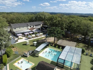 Camping Les Hirondelles 4* - Ze collection, Camping 4* à Loupiac (Lot) - Location Mobil Home pour 4 personnes - Photo N°2