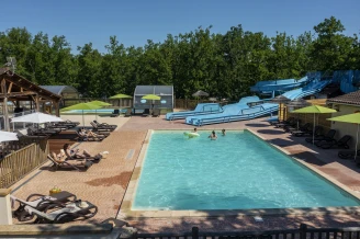 Camping Lou Castel 4* - Ze collection, Camping 4* à Castelnaud la Chapelle (Dordogne) - Location Mobil Home pour 4 personnes - Photo N°2