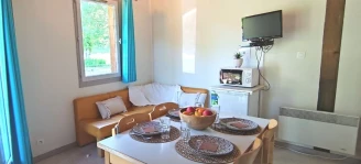 Camping de Matour 3*, Camping 3* à Matour (Saône et Loire) - Location Chalet pour 6 personnes - Photo N°4
