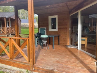 Camping du Lac 3*, Camping 3* à Marcillac la Croisille (Corrèze) - Location Chalet pour 7 personnes - Photo N°4