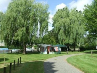 Camping du Lion d'Angers 3*, Camping à Le Lion d'Angers (Maine et Loire) - Location Mobil Home pour 5 personnes - Photo N°3