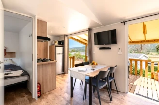  Camping Le Colomba 4*, Camping 4* à Olmeto (Corse du Sud) - Location Mobil Home pour 4 personnes - Photo N°3