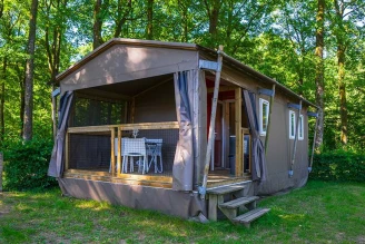 Camping De La Forêt 3*, Camping 3* à Sillé le Guillaume (Sarthe) - Location Tente équipée pour 4 personnes - Photo N°1
