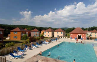 , Camping 3* à Prayssac (Lot) - Location Villa pour 4 personnes - Photo N°2