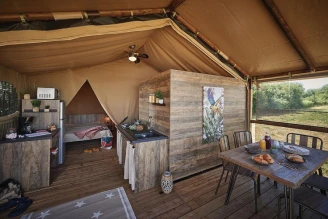 Résidence La cigaline 1126, Camping 3* à Montpon Ménestérol (Dordogne) - Location Tente équipée pour 5 personnes - Photo N°1