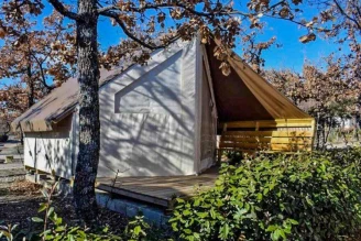 Camping Le Clot du Jay en Provence 3*, Camping 3* à Clamensane (Alpes de Haute Provence) - Location Tente équipée pour 4 personnes - Photo N°1