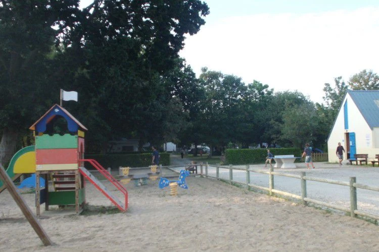 Camping de Lanven 3*, Camping 3* à Plomeur (Finistère) - Location Mobil Home pour 6 personnes - Photo N°3