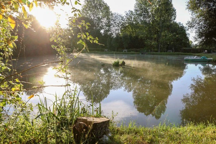 Camping Le Repaire 3*, Camping 3* à Thiviers (Dordogne) - Location Chalet pour 6 personnes - Photo N°14
