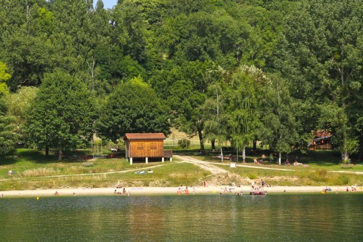Camping Le Repaire 3*, Camping 3* à Thiviers (Dordogne) - Location Chalet pour 6 personnes - Photo N°15