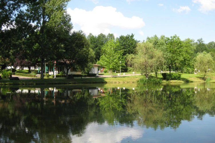 Camping Le Repaire 3*, Camping 3* à Thiviers (Dordogne) - Location Chalet pour 6 personnes - Photo N°16