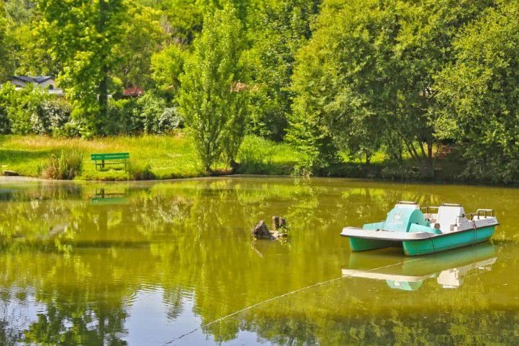 Camping Le Repaire 3*, Camping 3* à Thiviers (Dordogne) - Location Chalet pour 6 personnes - Photo N°18