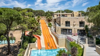 Camping Les Cigales 5*, Camping 5* à Le Muy (Var) - Location Chalet pour 8 personnes - Photo N°4