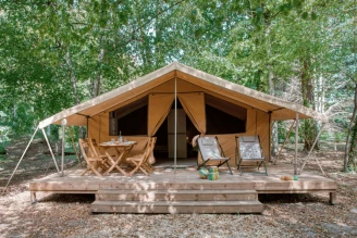 , Camping 3* à Vitrac (Dordogne) - Location Tente équipée pour 4 personnes - Photo N°1