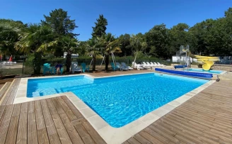 Camping de l'Hermitage 3*, Camping 3* à Guémené Penfao (Loire Atlantique) - Location Tente équipée pour 5 personnes - Photo N°2