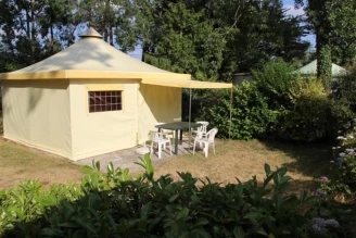 Camping de l'Hermitage 3*, Camping 3* à Guémené Penfao (Loire Atlantique) - Location Bungalow pour 5 personnes - Photo N°2