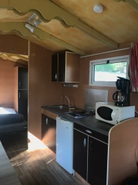 Camping de l'Hermitage 3*, Camping 3* à Guémené Penfao (Loire Atlantique) - Location Roulotte pour 4 personnes - Photo N°2