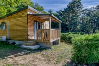 Camping du Coiroux 4*, Camping 4* à Aubazines (Corrèze) - Location Mobil Home pour 6 personnes - Photo N°1
