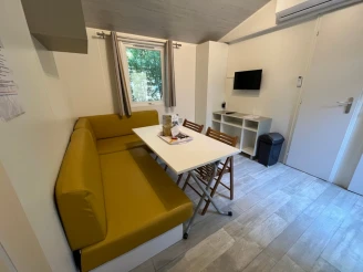 Camping du Pont d'Avignon 4*, Camping 4* à Avignon (Vaucluse) - Location Mobil Home pour 6 personnes - Photo N°2