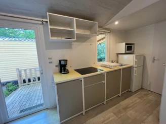 Camping du Pont d'Avignon 4*, Camping 4* à Avignon (Vaucluse) - Location Mobil Home pour 6 personnes - Photo N°4