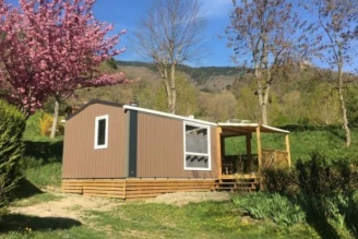 Camping De Savel 3*, Camping 3* à Mayres Savel (Isère) - Location Mobil Home pour 4 personnes - Photo N°1