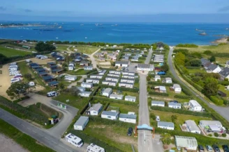 Camping La Pointe de Roscoff 3*, Camping 3* à Roscoff (Finistère) - Location Mobil Home pour 4 personnes - Photo N°2