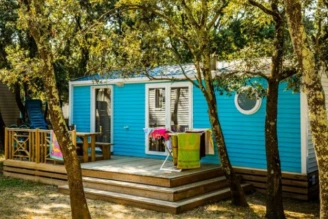 Camping La Sousta 4*, Camping 4* à Remoulins (Gard) - Location Mobil Home pour 4 personnes - Photo N°1