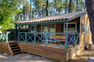 Le Bois Simonet 4*, Camping 4* à Joyeuse (Ardèche) - Location Chalet pour 6 personnes