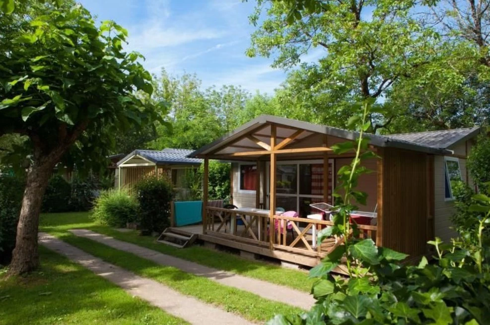 Camping au Soleil d'Oc 4*, Camping 4* à Monceaux sur Dordogne (Corrèze) - Location Chalet pour 6 personnes - Photo N°10