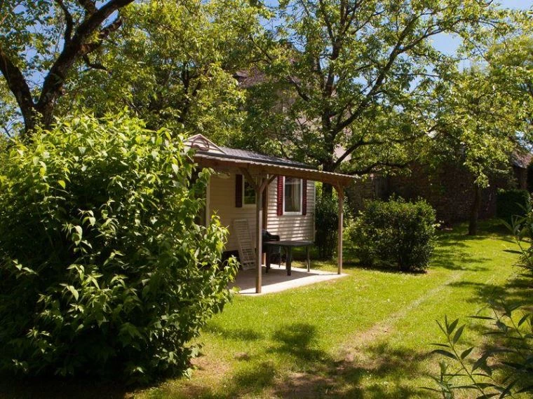 Camping au Soleil d'Oc 4*, Camping 4* à Monceaux sur Dordogne (Corrèze) - Location Mobil Home pour 6 personnes - Photo N°3