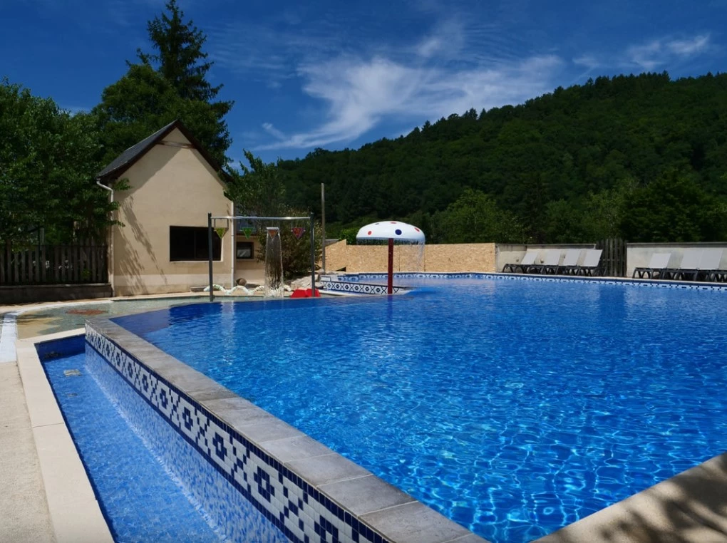 Camping au Soleil d'Oc 4*, Camping 4* à Monceaux sur Dordogne (Corrèze) - Location Mobil Home pour 5 personnes - Photo N°11
