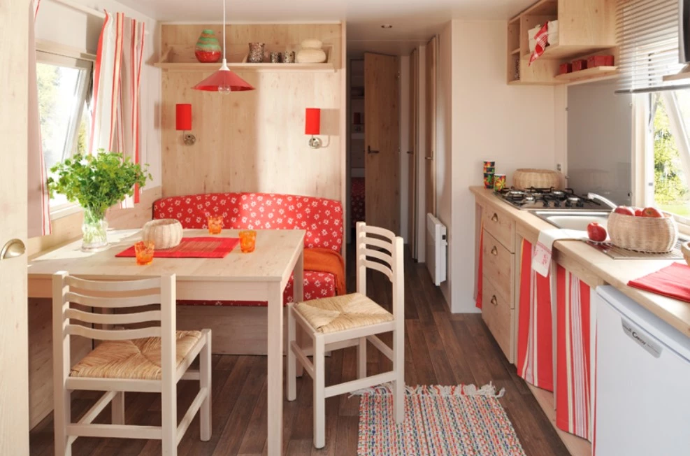 Camping au Soleil d'Oc 4*, Camping 4* à Monceaux sur Dordogne (Corrèze) - Location Mobil Home pour 6 personnes - Photo N°4