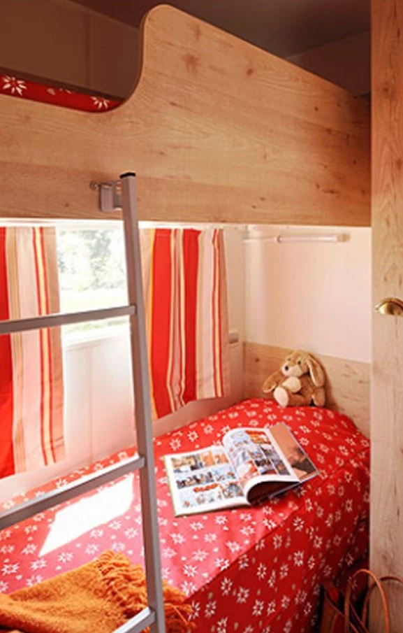 Camping au Soleil d'Oc 4*, Camping 4* à Monceaux sur Dordogne (Corrèze) - Location Mobil Home pour 6 personnes - Photo N°6
