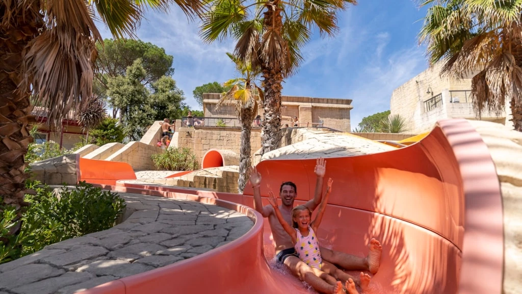 Camping Les Cigales 5*, Camping 5* à Le Muy (Var) - Location Chalet pour 4 personnes - Photo N°10