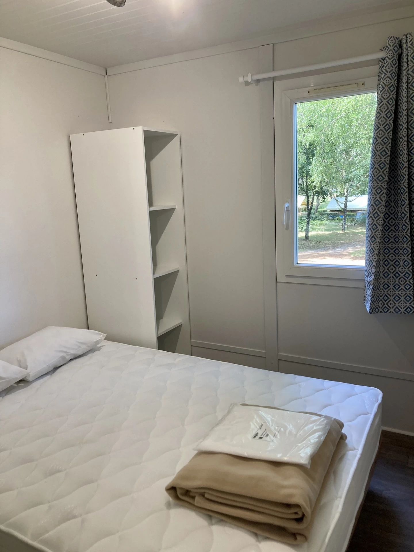 Camping De Maillac 4* , Camping 4* à Sainte Nathalène (Dordogne) - Location Chalet pour 4 personnes - Photo N°8