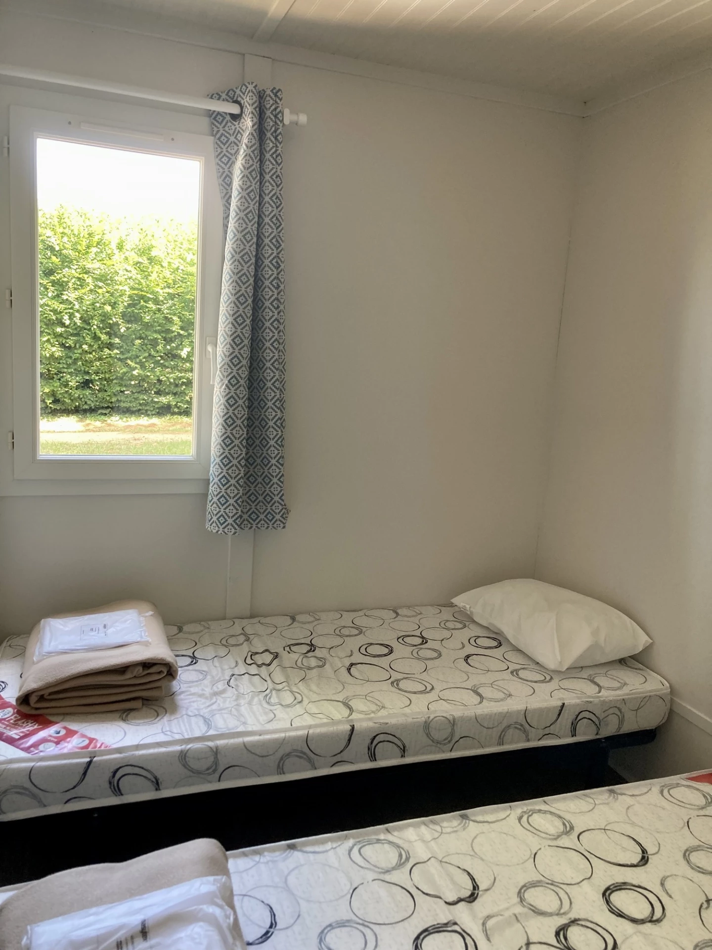 Camping De Maillac 4* , Camping 4* à Sainte Nathalène (Dordogne) - Location Chalet pour 4 personnes - Photo N°9