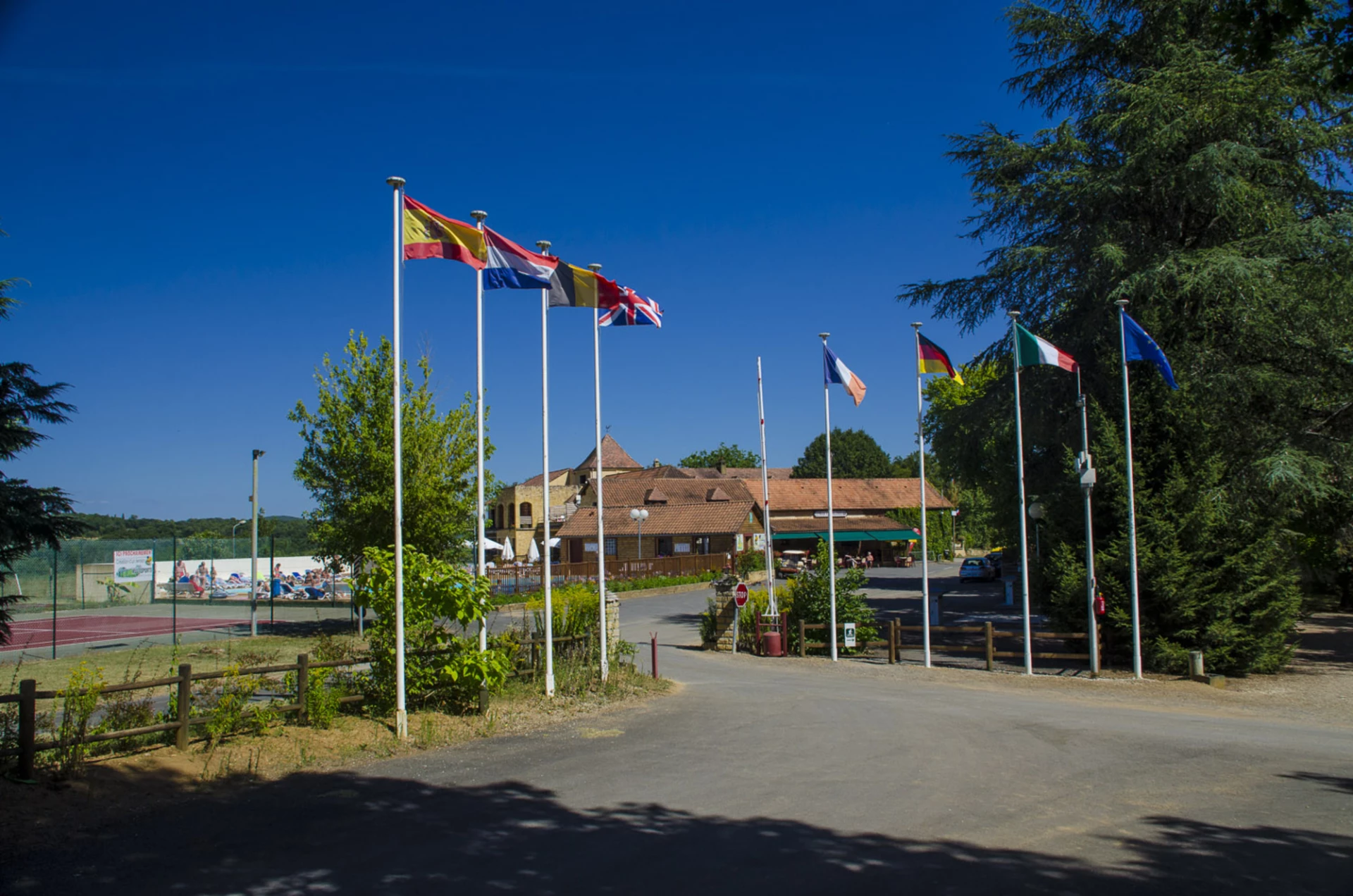 Camping De Maillac 4* , Camping 4* à Sainte Nathalène (Dordogne) - Location Chalet pour 4 personnes - Photo N°19