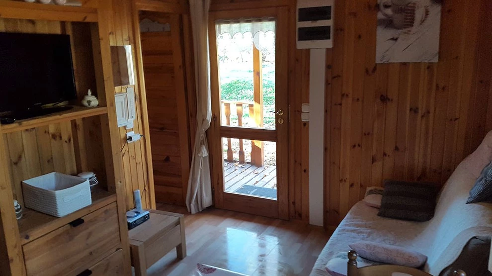 Camping La Motte Flottante 2*, Camping 2* à La Freissinouse (Hautes Alpes) - Location Chalet pour 2 personnes - Photo N°3