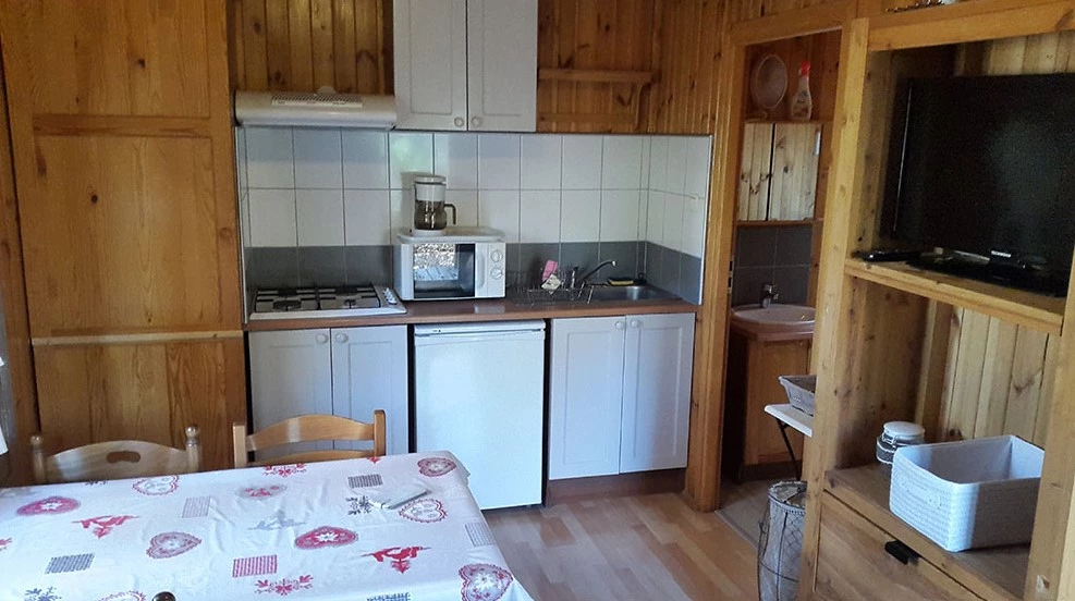 Camping La Motte Flottante 2*, Camping 2* à La Freissinouse (Hautes Alpes) - Location Chalet pour 2 personnes - Photo N°4
