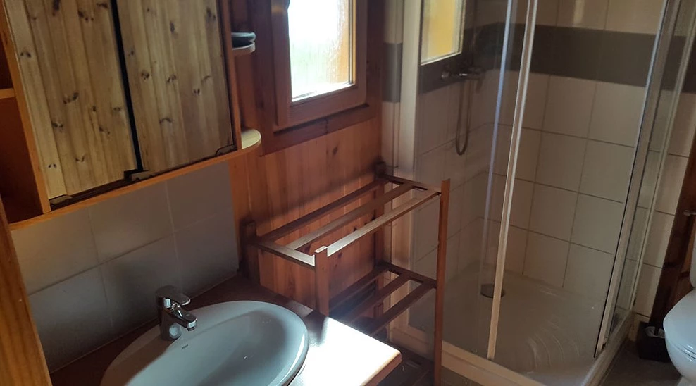 Camping La Motte Flottante 2*, Camping 2* à La Freissinouse (Hautes Alpes) - Location Chalet pour 2 personnes - Photo N°6