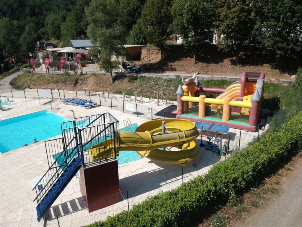 Camping Le Mas des Sédariès 3*, Camping 3* à Villefort (Lozère) - Location Chalet pour 8 personnes - Photo N°12