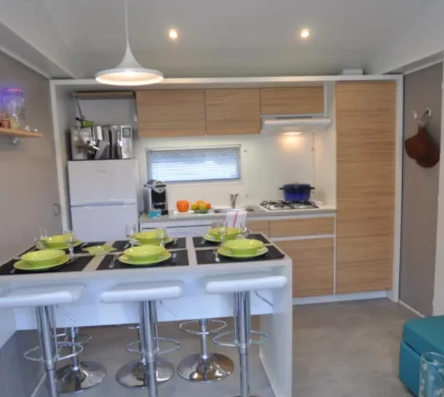 Camping Le Mas des Sédariès 3*, Camping 3* à Villefort (Lozère) - Location Chalet pour 10 personnes - Photo N°2
