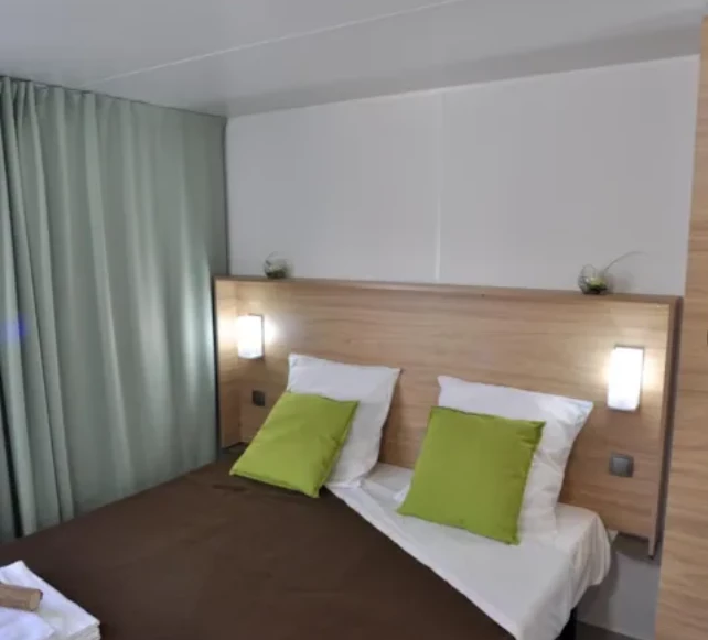Camping Le Mas des Sédariès 3*, Camping 3* à Villefort (Lozère) - Location Chalet pour 10 personnes - Photo N°8