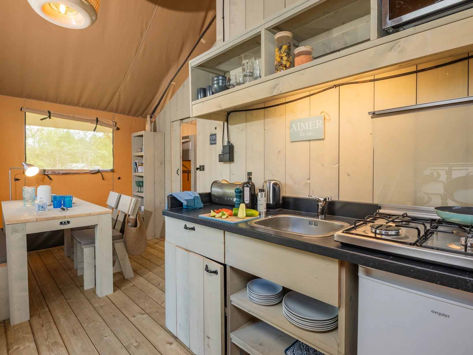 Camping Le Village du Port 4* - Ze collection, Camping 4* à Saint Sozy (Lot) - Location Tente équipée pour 4 personnes - Photo N°3