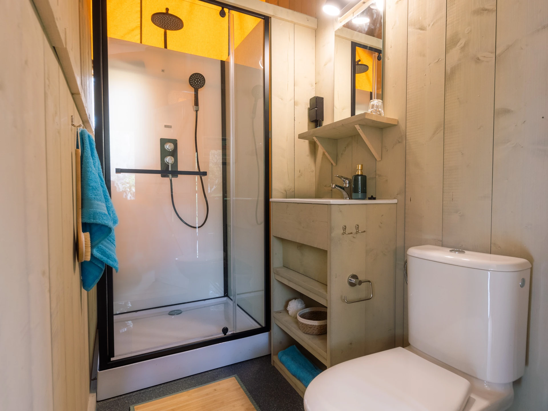 Camping Le Village du Port 4* - Ze collection, Camping 4* à Saint Sozy (Lot) - Location Tente équipée pour 4 personnes - Photo N°6