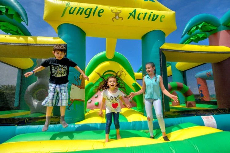 , Camping 4* à Sainte Marie du Mont (Manche) - Location Chalet pour 2 personnes - Photo N°10