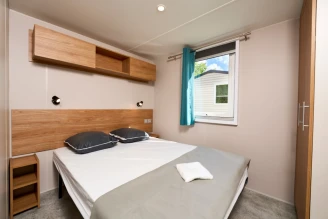 CAMPING LA CERISE 3*, Camping 3* à Malemort du Comtat (Vaucluse) - Location Mobil Home pour 4 personnes - Photo N°3