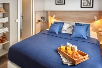 Camping Au Paradis des Campeurs 4*, Camping 4* à Les Issambres (Var) - Location Chalet pour 6 personnes - Photo N°3