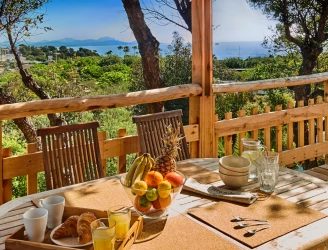 Camping Au Paradis des Campeurs 4*, Camping 4* à Les Issambres (Var) - Location Chalet pour 6 personnes - Photo N°3