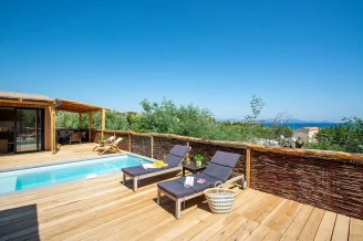 Camping Au Paradis des Campeurs 4*, Camping 4* à Les Issambres (Var) - Location Chalet pour 8 personnes - Photo N°2